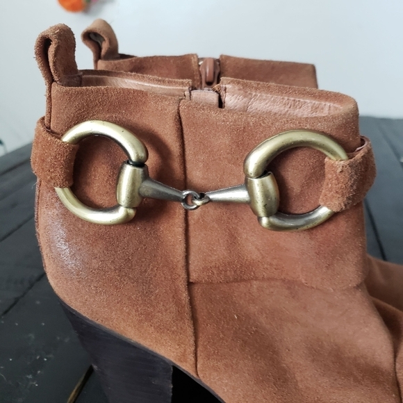 Jeffrey Campbell City Slick Women's 7 Tan Ankle Booties Gold Horse Bit Buckle - Picture 6 of 12